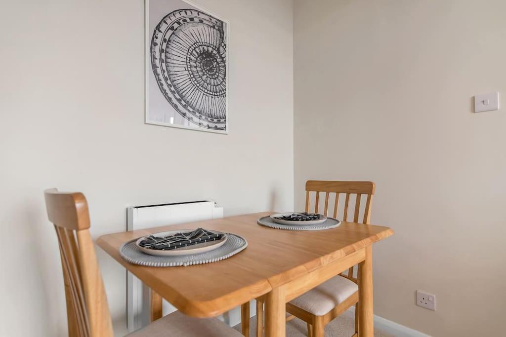 1-Bed Seaside Apartment With Parking Cromer Extérieur photo