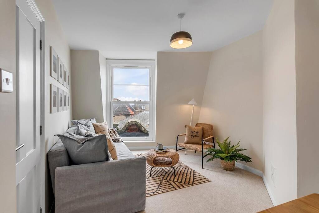 1-Bed Seaside Apartment With Parking Cromer Extérieur photo