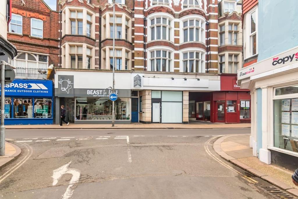 1-Bed Seaside Apartment With Parking Cromer Extérieur photo